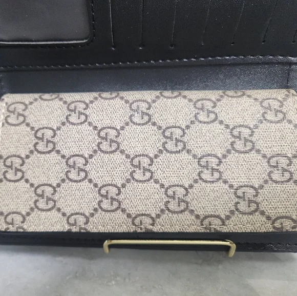 🆕️ Luxury Beige and Brown Wallet✨️ - Picture 8 of 9